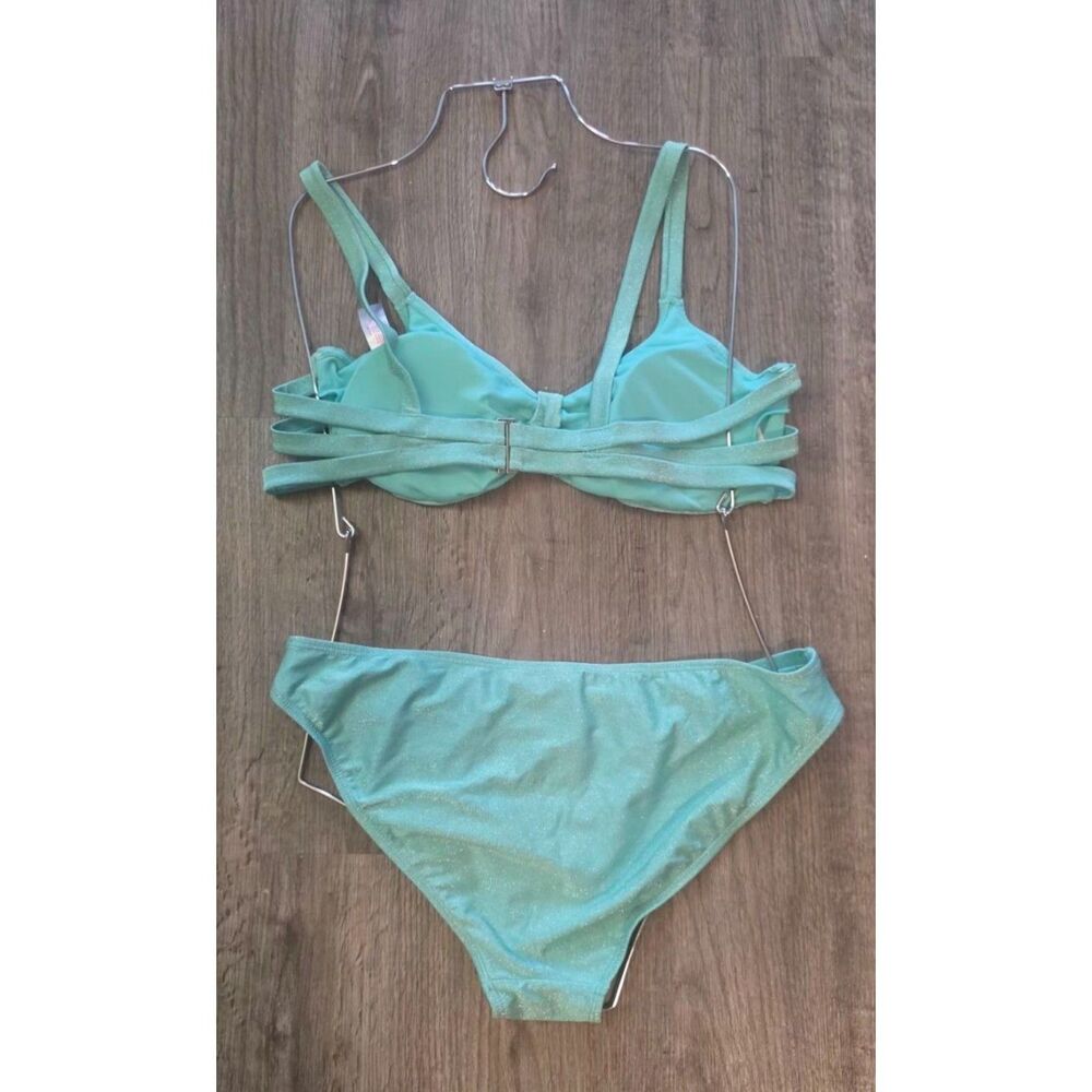 Strappy-back bikini with three thin straps